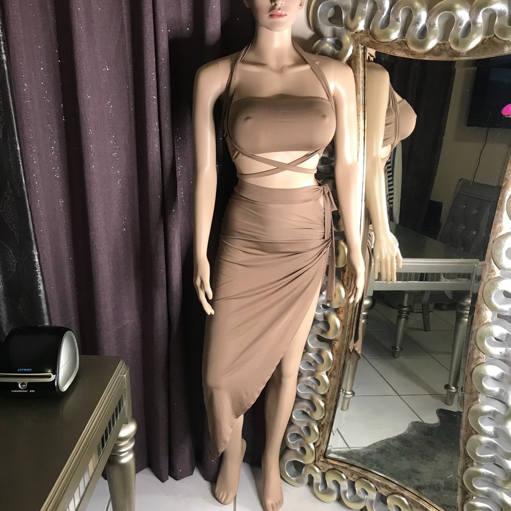 2 piece skirts and crops top very stretchy